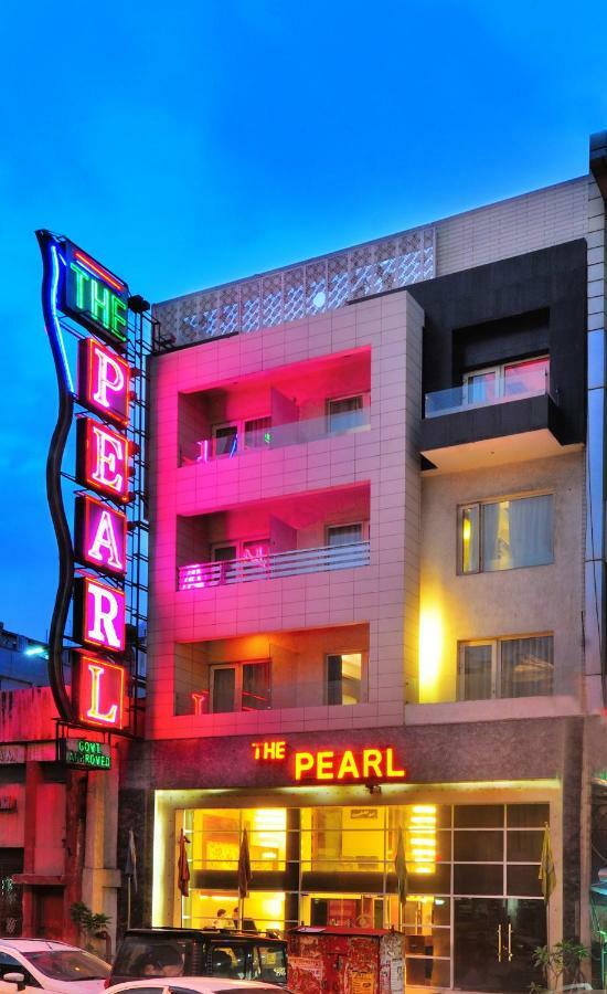 The Pearl Hotel Új-Delhi Kültér fotó